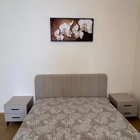 Apartment Flat Near The Sea